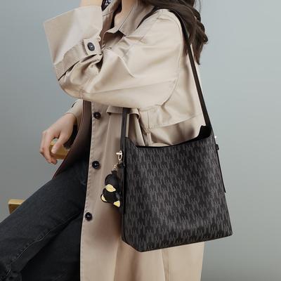 Bucket Bag Women's 2025 Autumn Winter New Crossbody Bag Fashionable High-end Large Capacity Shoulder Bag Tote Bag
