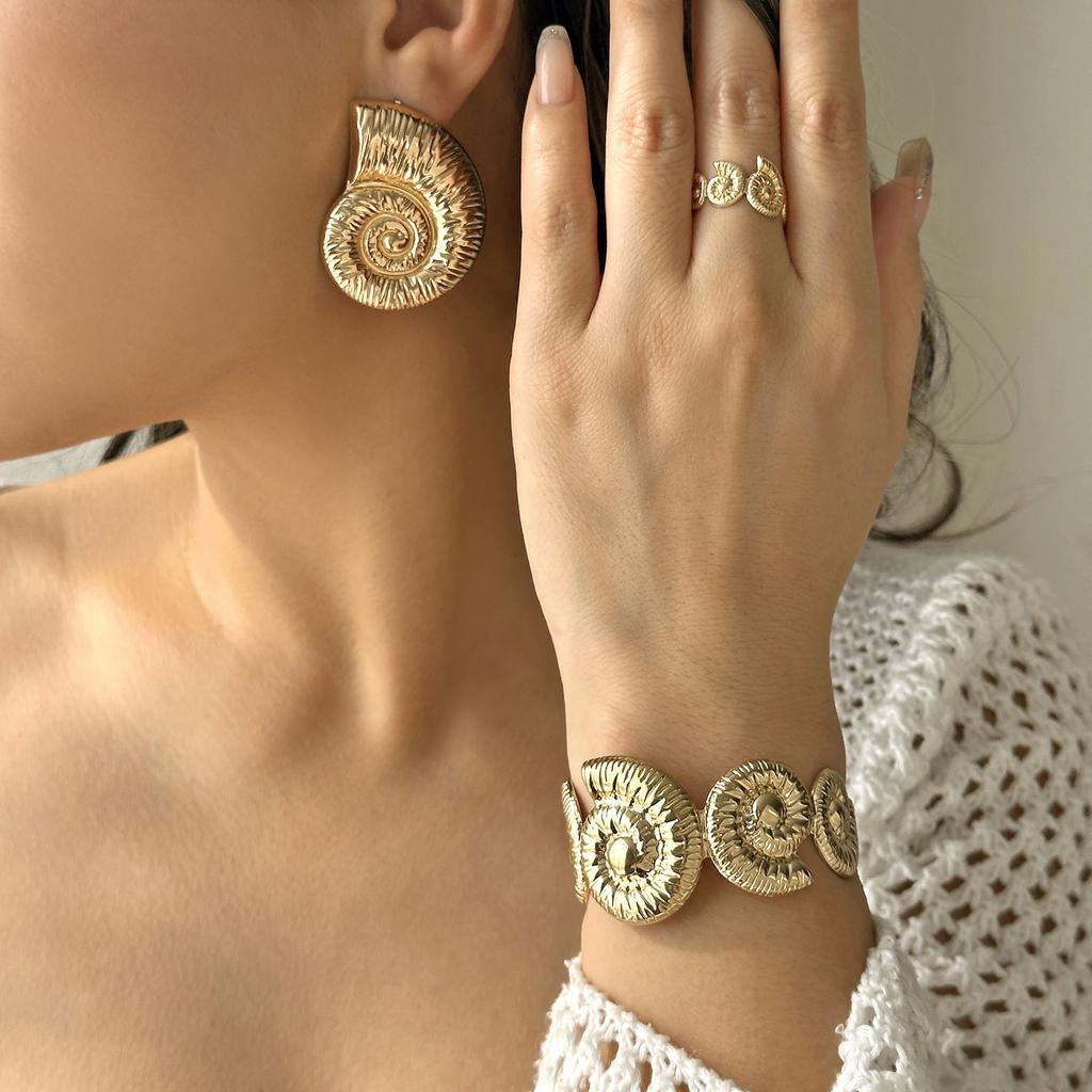 Exaggerated Metal Starfish Bangles Ring Earring Set for Women Bohemia Conch Open Cuff Bangles Beach Vacation Jewelry Gifts