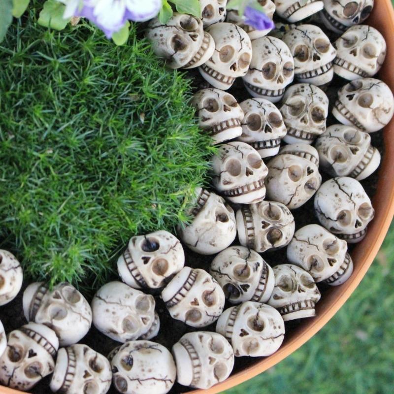 20Pieces Smiling Bone Skulls for Creative Halloweens Decoration and Spookys Event Planning