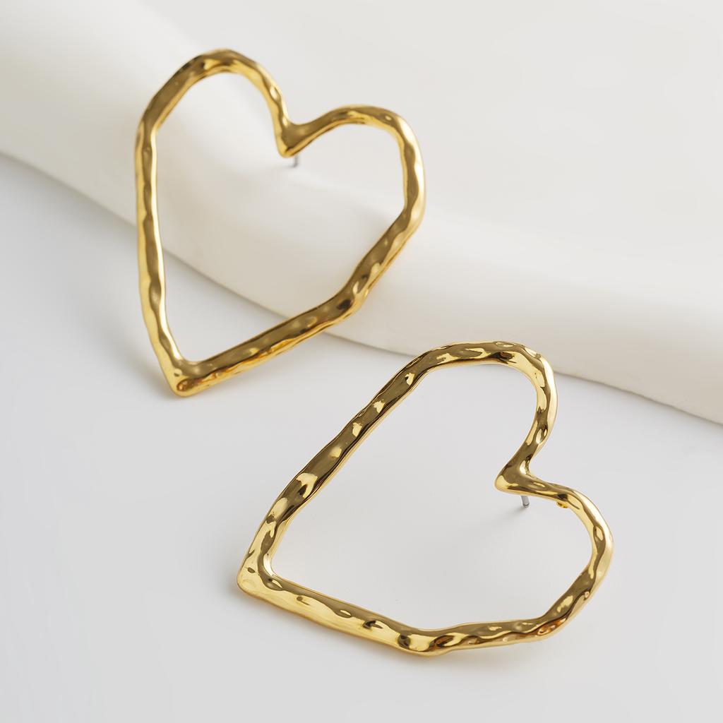 Salircon Simple Irregular Hollow Love Heart Stud Earrings for Women New Gold Color Piercing Earrings Lady Party Ear Jewelry