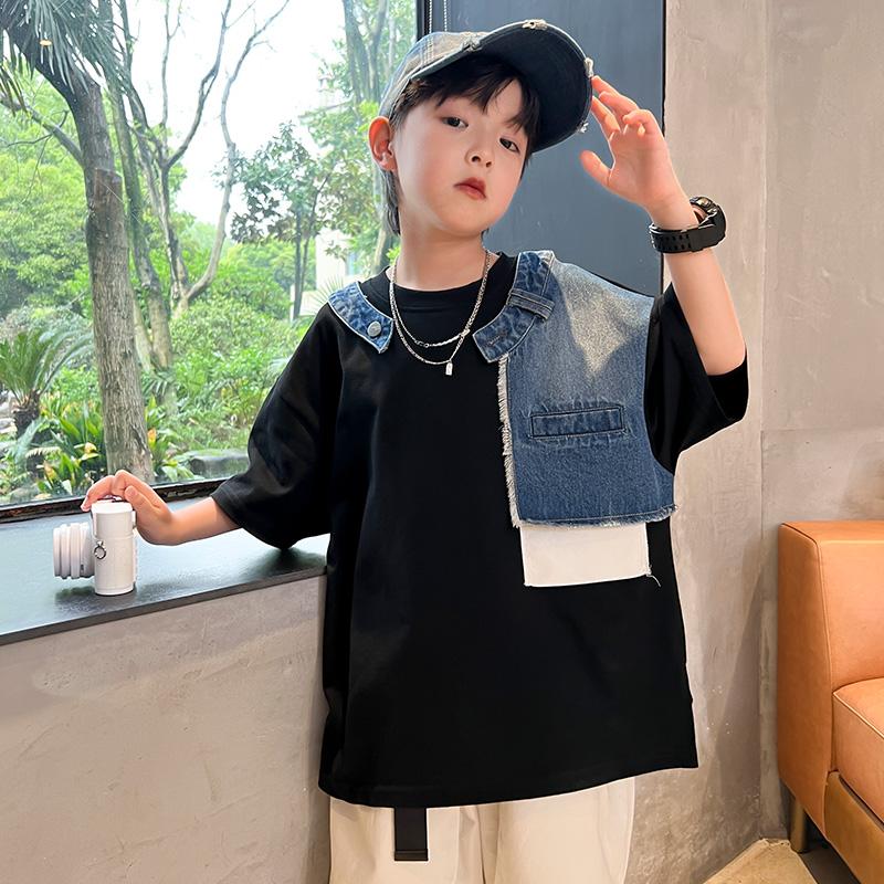 Boys' summer clothes short sleeved T-shirt 2026 new children's summer top, mid size children's summer style, cool and trendy, explosive street trend
