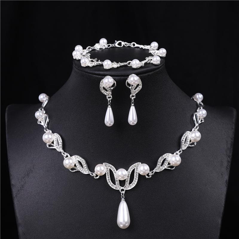 Elegant Butterfly Pearl Jewelry Set: Necklace, Earrings & Bracelet for Weddings