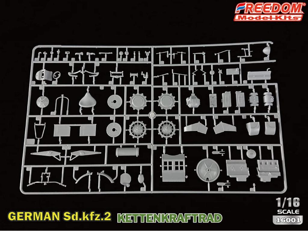 Freedom Model Kits Scale World War II German Kettenkraftrad Plastic Model FRE16001 1/16 Sd.kfz.2