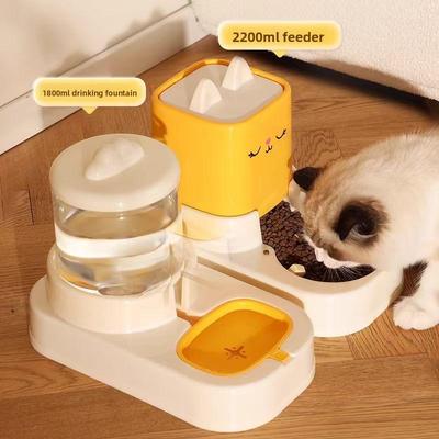 Cani – Distributori di cibo e acqua per gatti