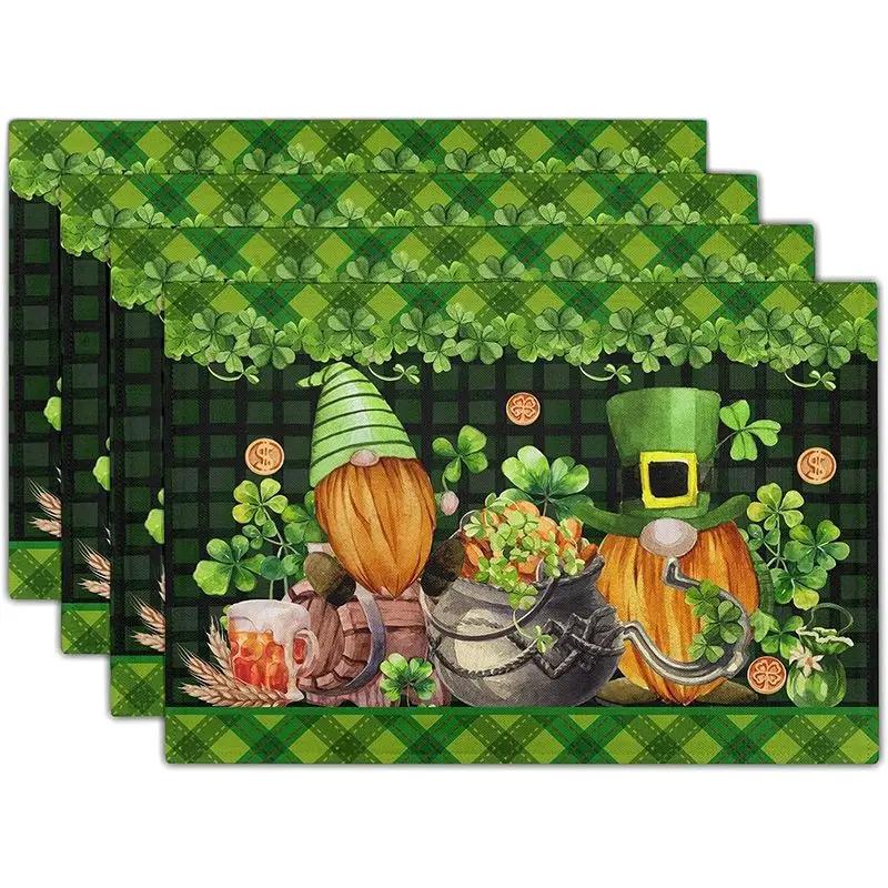 1pc Gnomes Placemats Buffalo Plaid Kitchen Mat Heat Proof Linen Place Mats for Home Kitchen Dinner Table Decor and Supplies