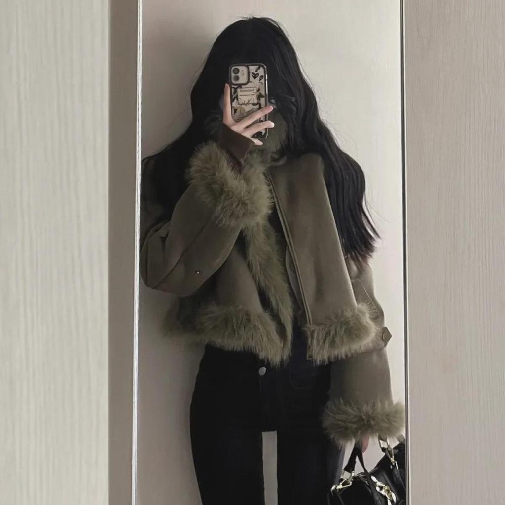 Women's High-End One-Piece Suede Fur Jacket: Autumn/Winter Loose, Thickened Motorcycle Style