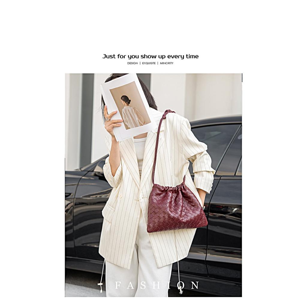 Cross-border trend woven women's bags, garbage bags, one shoulder, underarm bags, portable drawstring, lucky bags, messenger bags, commuter portable.