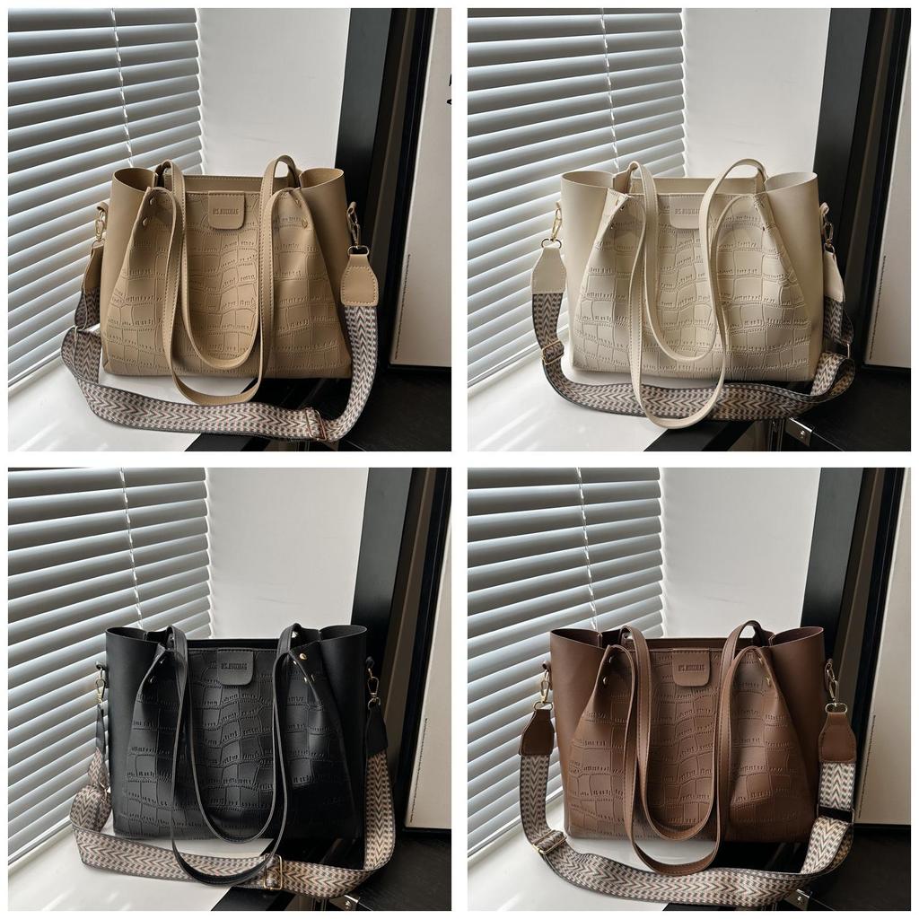 Fashion Bag For Women With Pu Material And Large Capacity For Daily Use