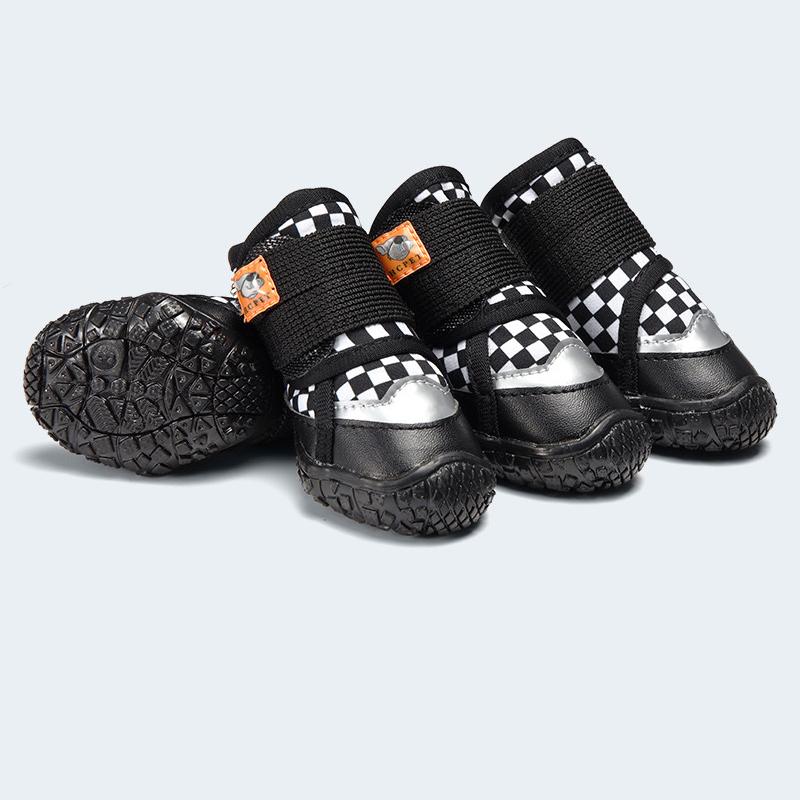 

4Pcs/Set Breathable Dog Shoes Waterproof Dog Boots Professional Outdoor Anti-Slip Durable for Puppy Hiking Rubber Sole Pet Boots 2.8x.3.5cm