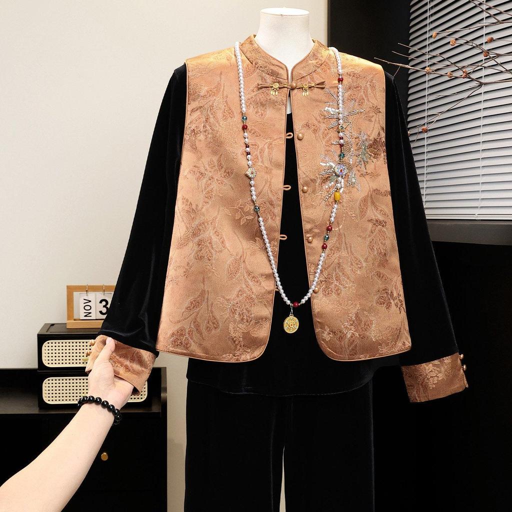 Mom's Spring Golden Velvet Suit: Middle-Aged & Elderly Women's Tang Vest & Top - New Spring/Autumn Style