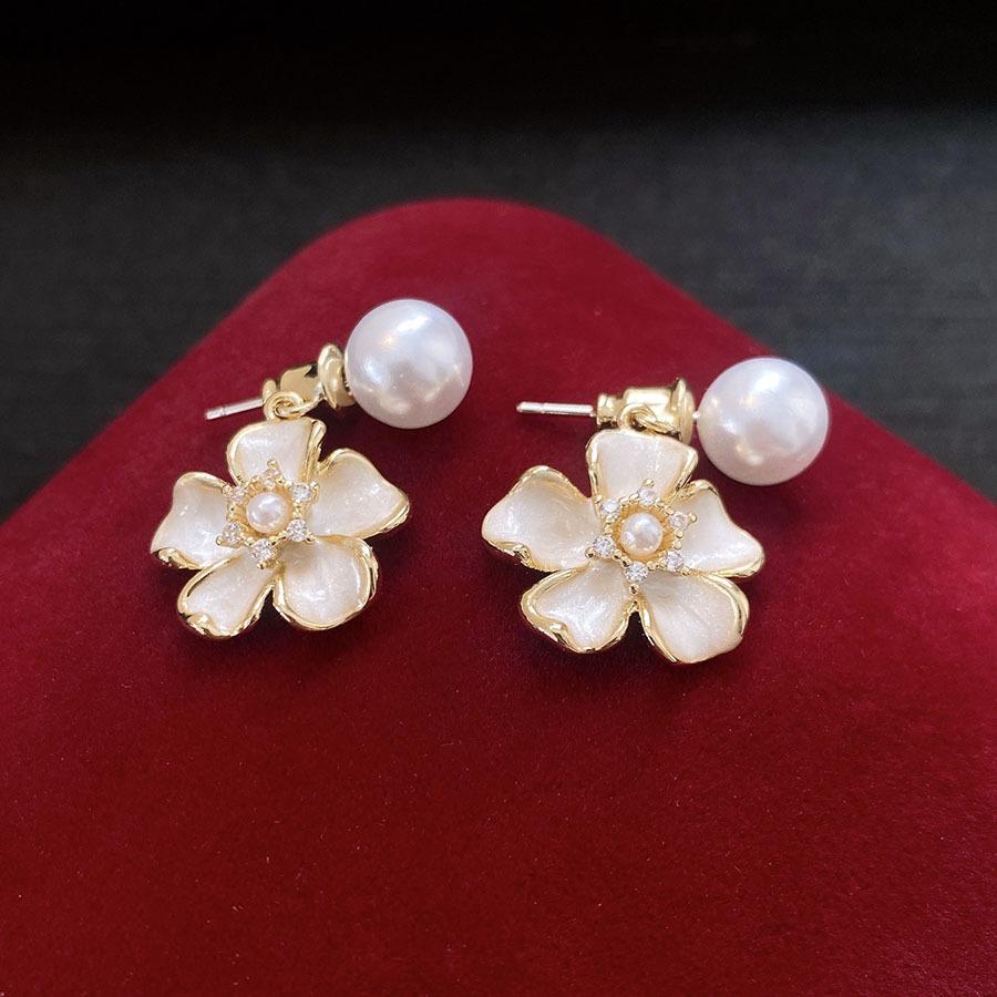 

Zircon Oil-drop Flower Pearl Earrings for Women Fashion Sweet Drop Earring Light Luxury High-end Luxury Designer Zircon