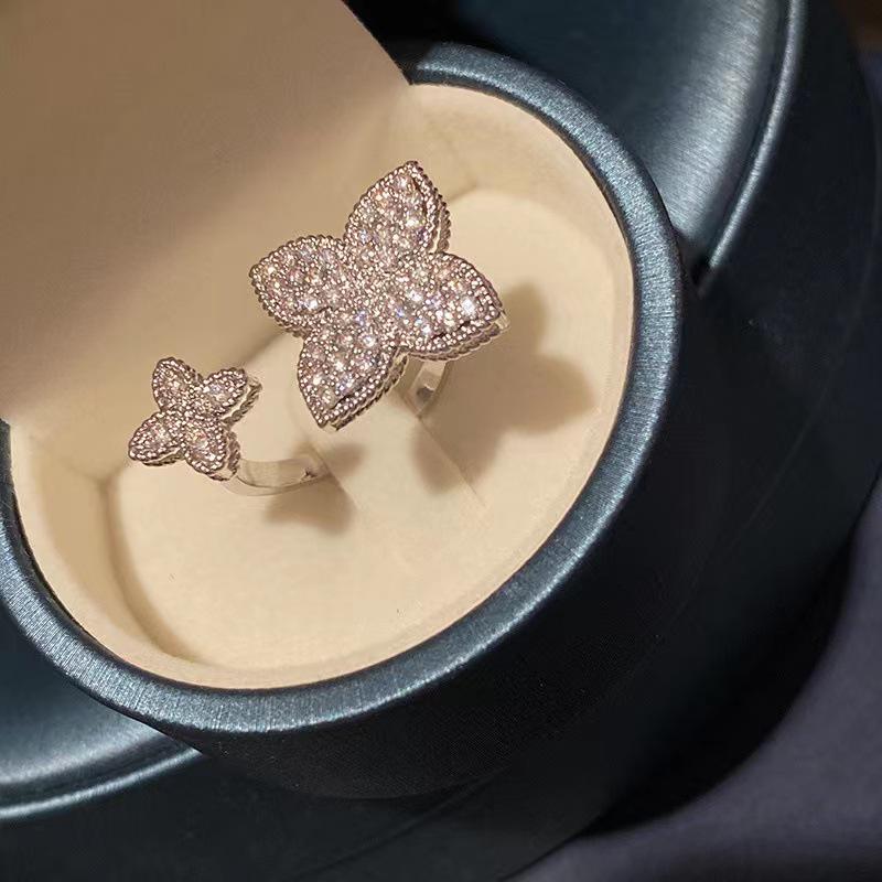 Vierblättriger Kleeblatt Verstellbarer Offener Ring für Damen - Nicht verblassend Modischer Europäischer und Amerikanischer Stil Hochzeitsfeier Accessoire.
