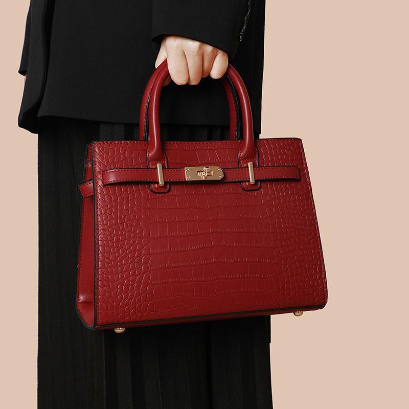 

Elegant Crocodile Pattern Red Chinese Wedding Women s Bag