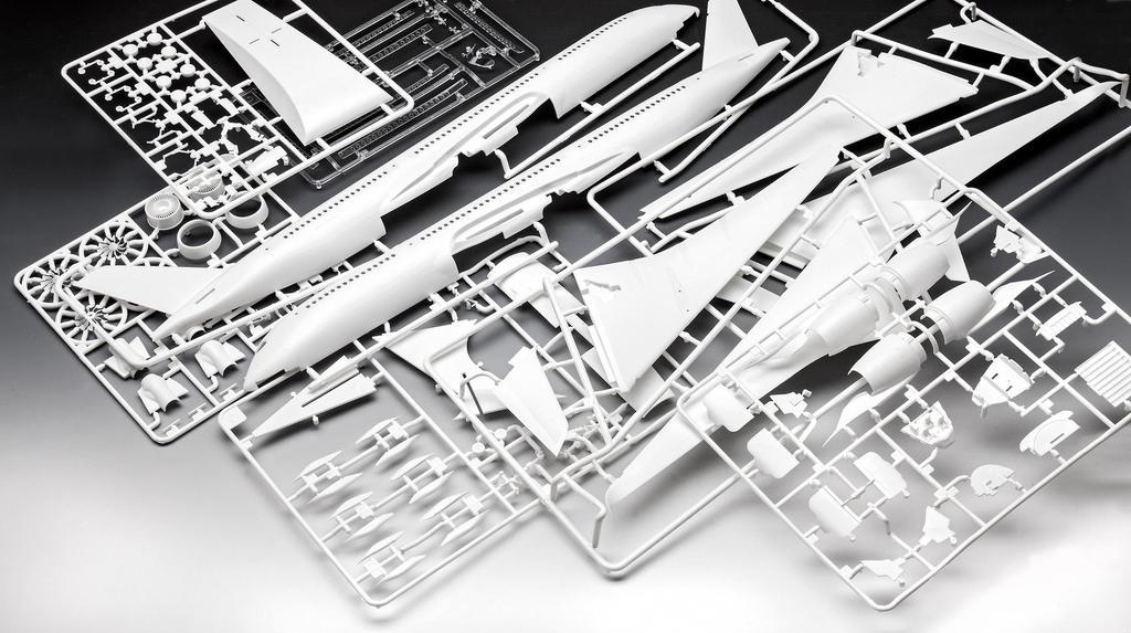 German Revell 1/144 Airbus A350-900 Turkish Airlines Plastic Model Kit 03773 (Airplane)
