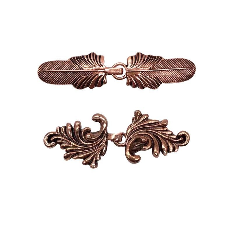 

Vintage Chinese Alloy Shawl Clip Brooch – Creative Hollow-Out Double Buckle for Scarves and Sweaters