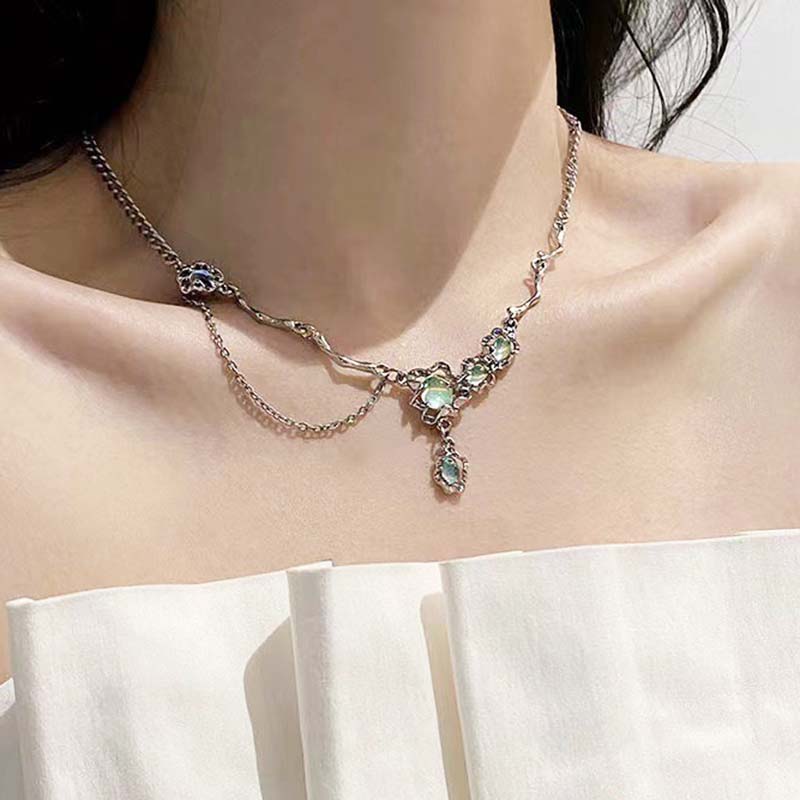 Funkelnder Mondlichtstein Anhänger Halskette für Damen Sternenlicht Unregelmäßige Lange Quaste Kette Choker Accessoires Modeschmuck