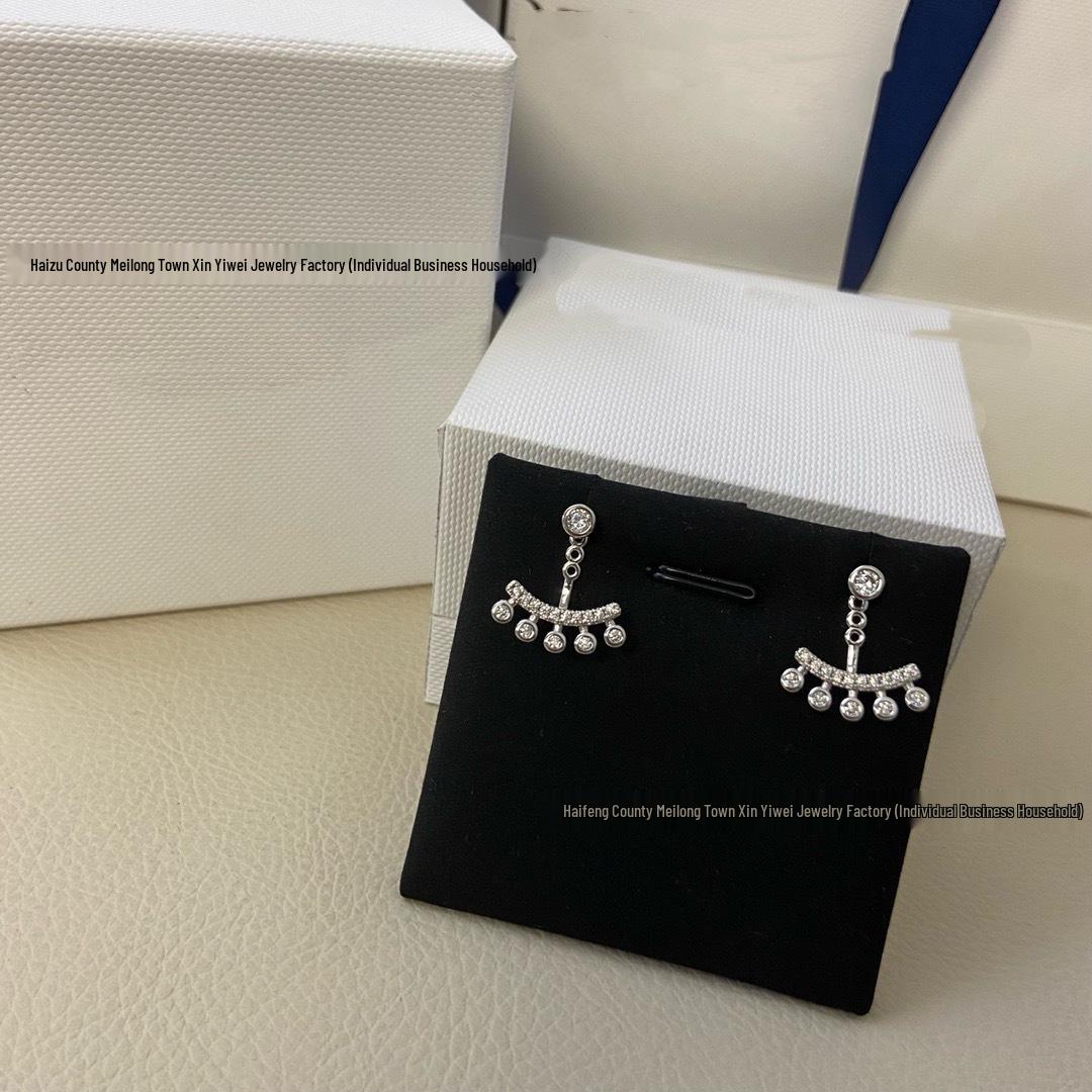 Elegant Smiley Face Dewdrop Stud Earrings for Women