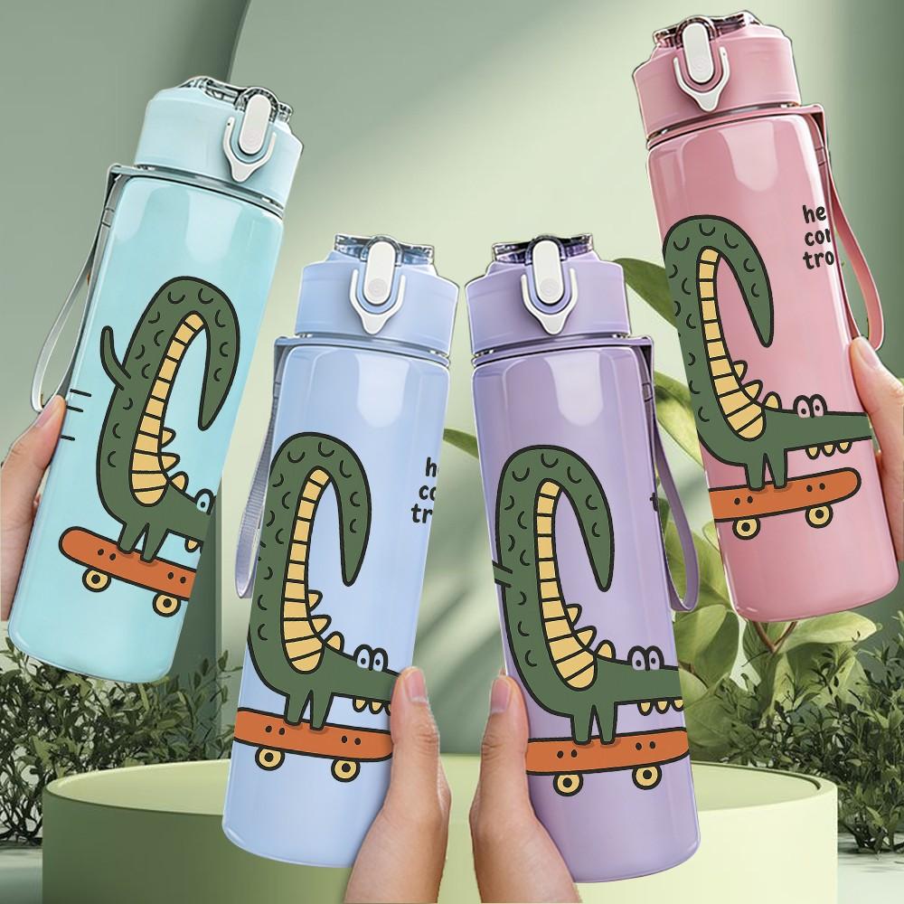 1PC Skateboarding Crocodile Art 750ml Color Plastic Sports Water Bottle Leakproof Flip Straw Lid Suitable for Sports Office Home Use