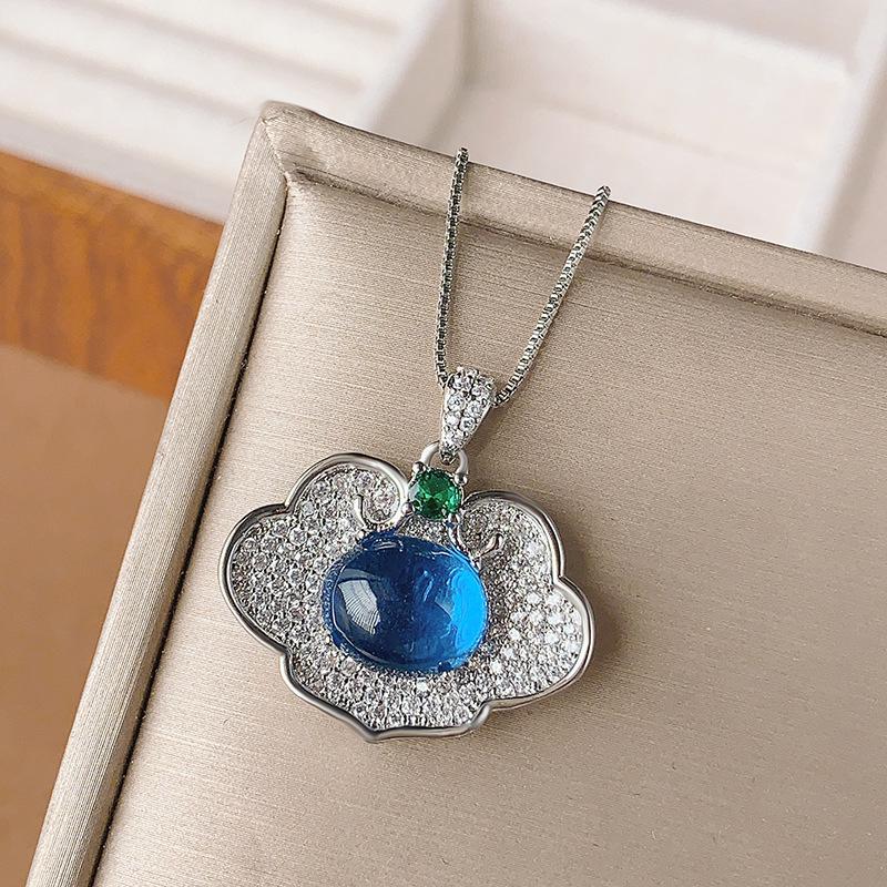 Jewelry Copper Bottom Gold-Plated Ice Seed Fluorescent Simulation Corundum Chalcedony Wishful Pendant Necklace 10 * 12