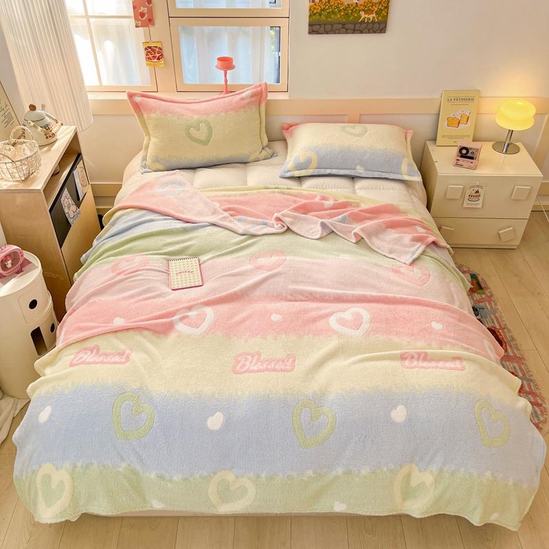 Cartoon Pink Strawberry Flannel Blanket for Kids Girls Soft Warm Lightweight Throw Blanket for Sofa Bed Traveling Camping Gifts