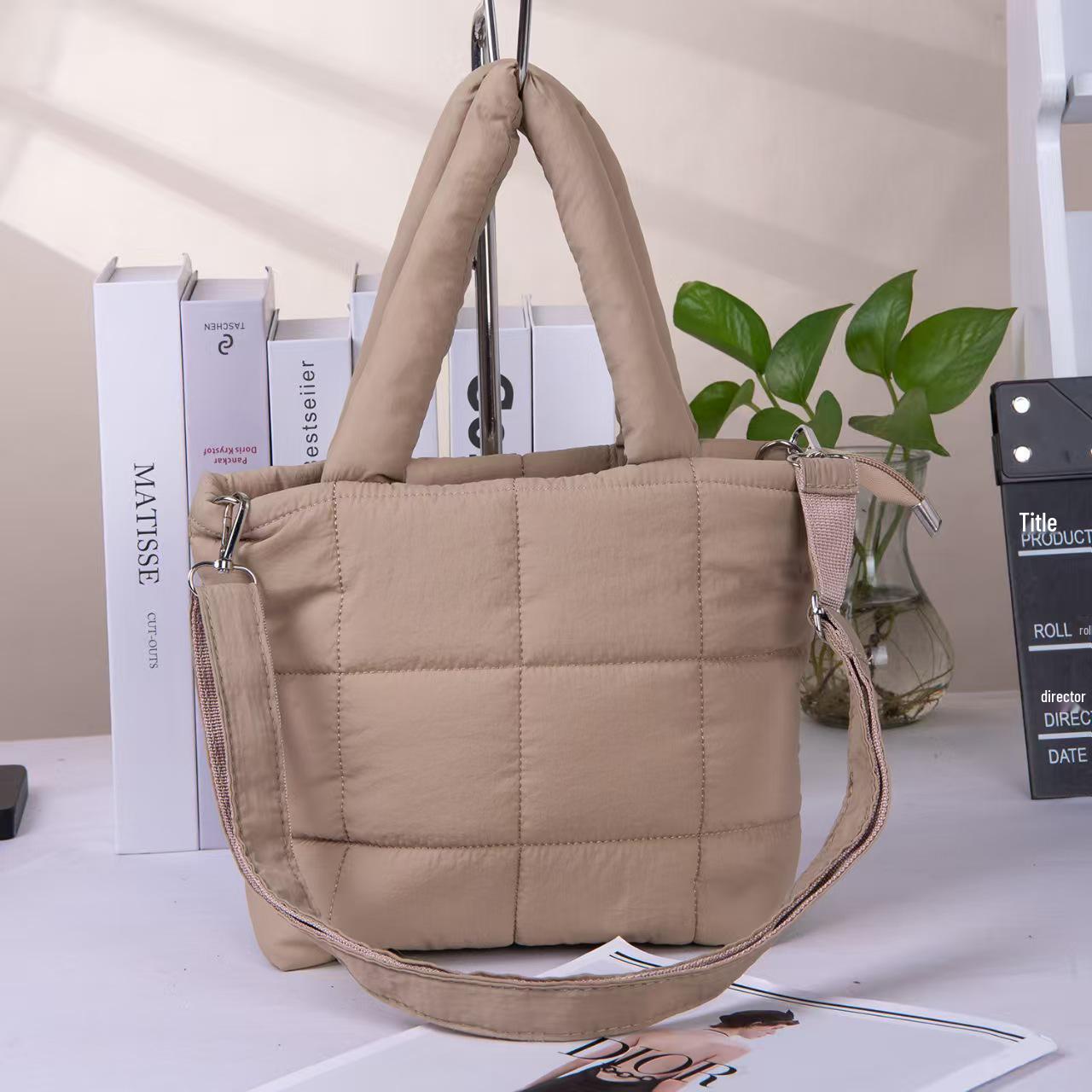 

Велика стьобана косметична сумка на плече - Повсякденна, для подорожей та щоденного використання 30*10*20 верблюд