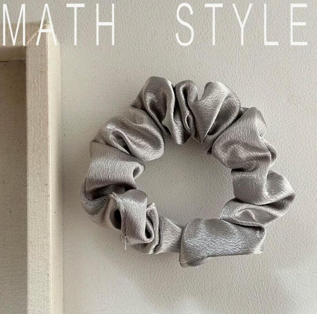 Satin Elastic Hair Band: Simple, Elegant, High-Elasticity Hair Accessory for All Seasons.