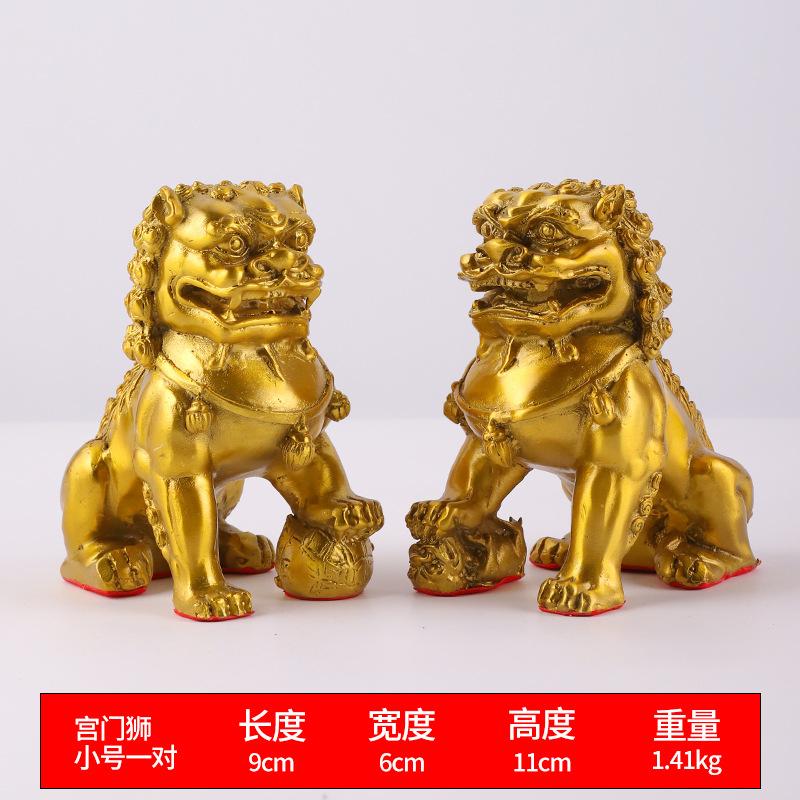 A pair of copper , Beijing , bottomless palace door lions, home crafts and gifts