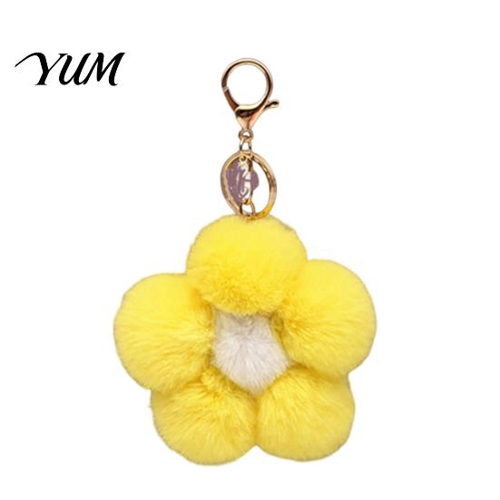 Aesthetic Handbag Pendant Plush Flower Keychain for Handbags, Five-petal Bag Charm, Women Fluffy Backpack Hanging Accessory Metal Key Chain