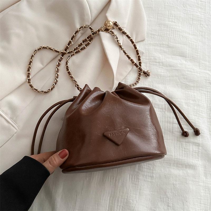 New Winter Niche Design Bag for Women Retro Chain Solid Color Women Bucket Bag One Shoulder Crossbody Bag Trendy