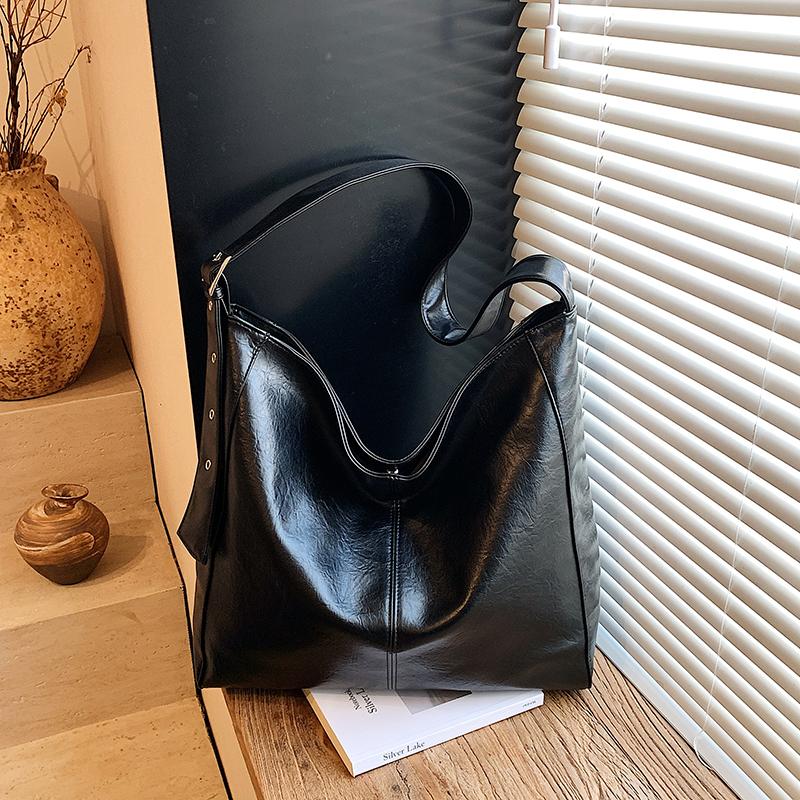 Vintage Commuter Bag Women's Large Capacity Underarm Bag Single Shoulder Messenger Bag