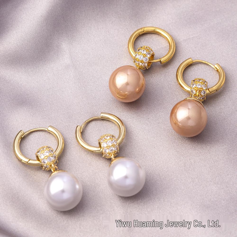 Elegante baumelnde Ohrringe mit französischen Perlen: Vergoldet, Vintage-Design in Silber 925