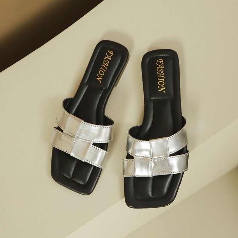 French square-toed thick-heeled cool slippers for women's outer wear 2025 summer new fashion woven one-word beach slippers