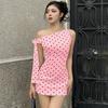 Damen Sommer Neues modisches und sexy gepunktetes schräges Schulter Schnürung eng anliegend Hüftumhüllendes Kleid