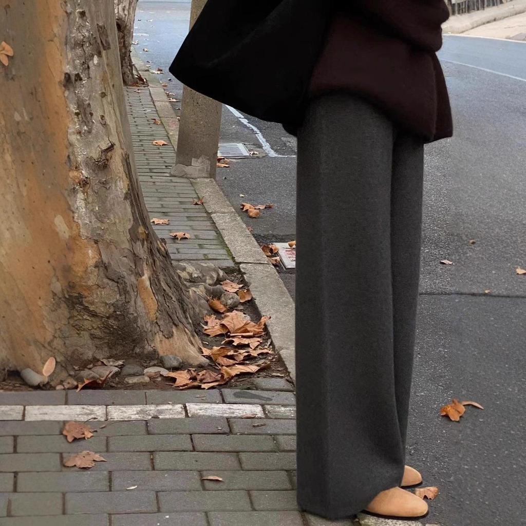 2026 Autumn/Winter Slimming Knit Wide-Leg Pants for Pear-Shaped Figures: Thickened, Drape, Casual, Straight-Leg Fit!