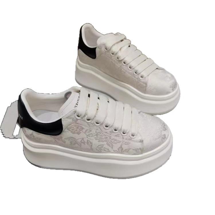 Thick-soled heightening little white shoes women's 2025 summer new Guochao versatile board shoes college style small super fire women's shoes