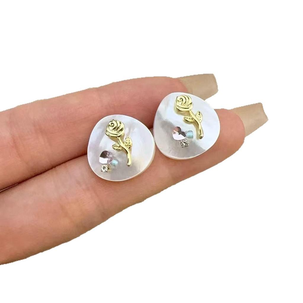 Fresh Seashell Flower Stud Earrings: Exquisite Minimalist Fashion for Women