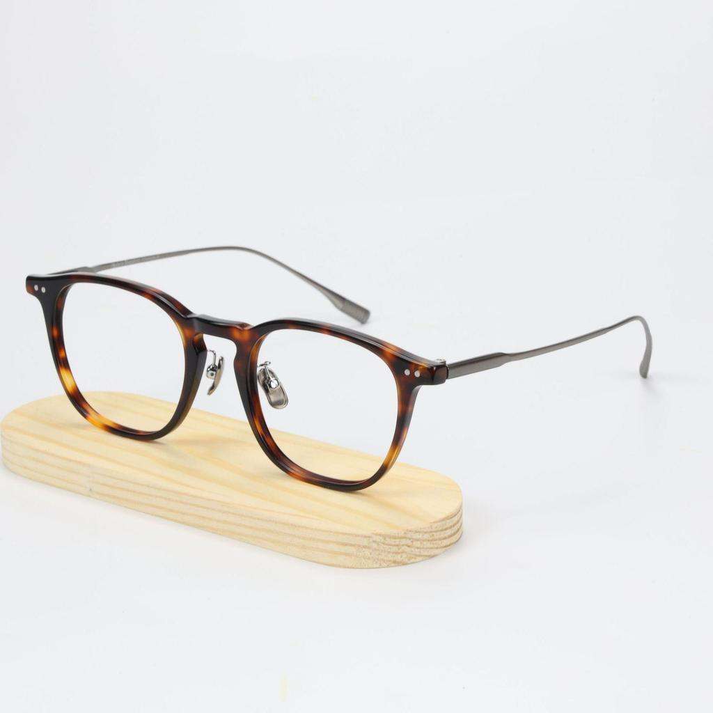 Vintage Ultralight Pure Titanium Full-Rim Eyeglass Frame, Unisex & Stylish, Comfortably Fits Prescription Lenses for Myopia.