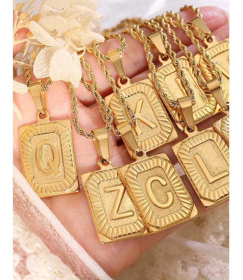 Qiong Yao Hip Hop 26-Letter Square Pendant Necklace, Clavicle Chain, 18K Gold Plated Titanium Steel.