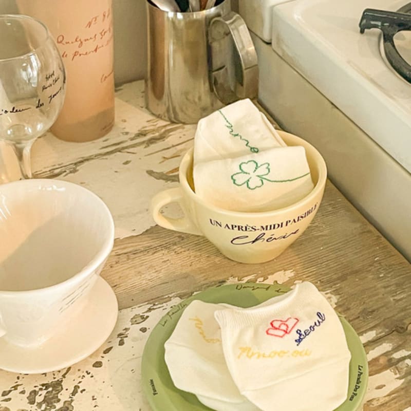 NMOO.OU F04_LUCKY CLOVER FAKE SOCKS_cream