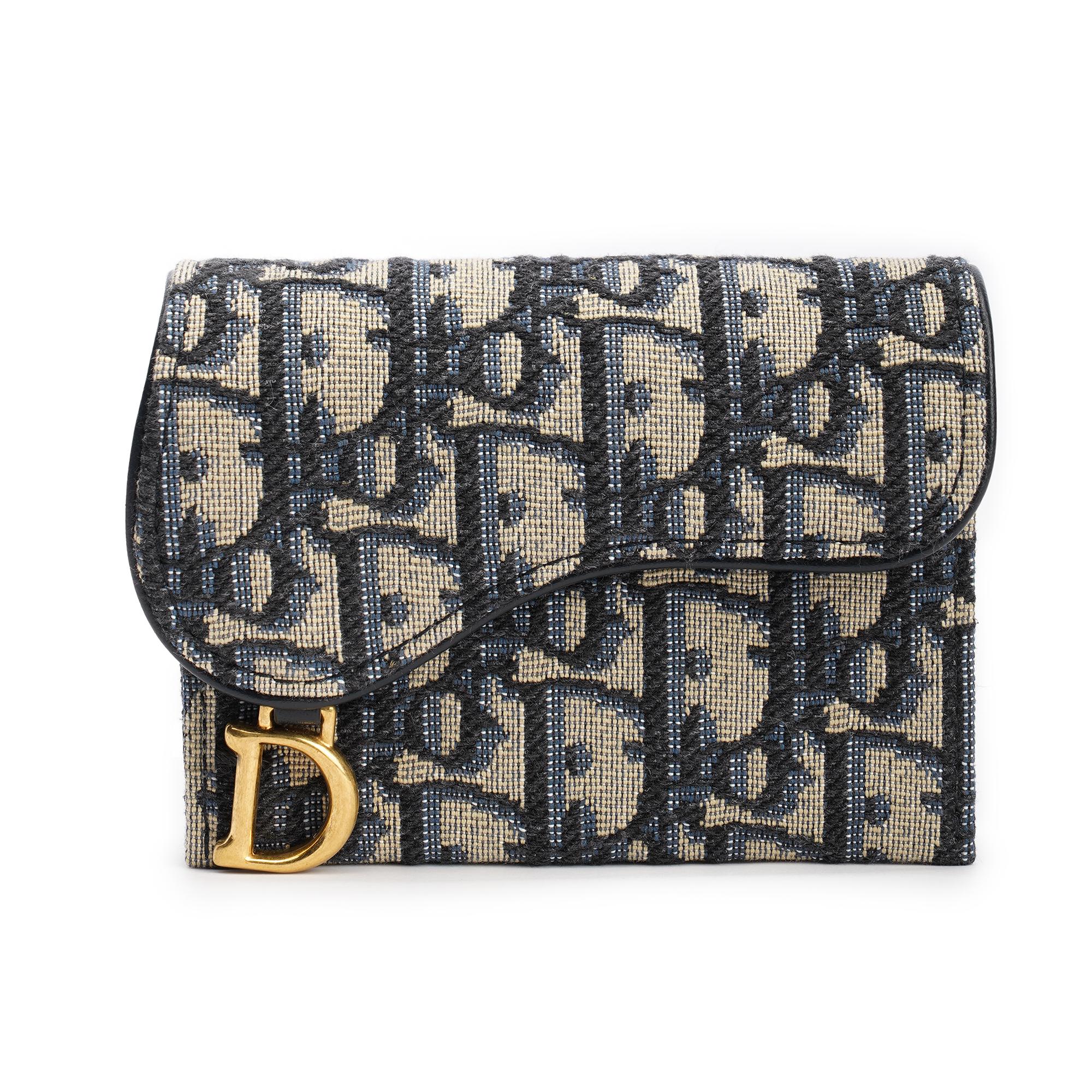 

Сумка Dior Saddle Жасмин Косий Класичний Вишитий Канвас Жіночі сумки Денім-Синій S5644CTZQ_M928 Gift Set(Basic Set+Box+Shopping Bag)