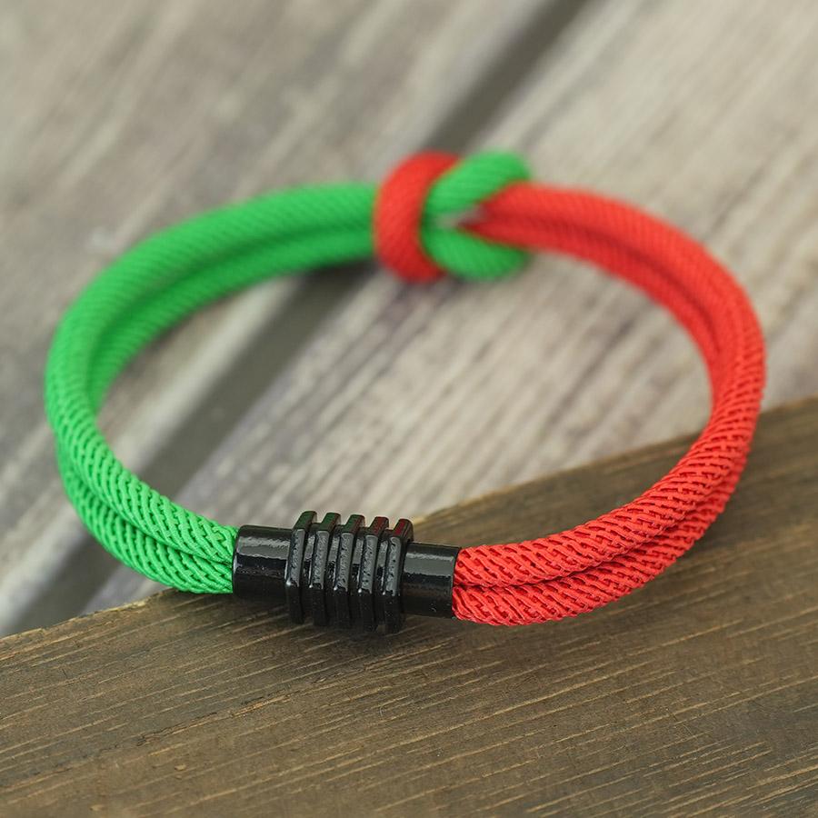 Noter Stilvolles Weihnachts-Schnurarmband für Männer und Frauen, 4 mm Schnur, Rot-Grün Zweifarbiges Charms-Armband, Vielseitiges Accessoire, Joias