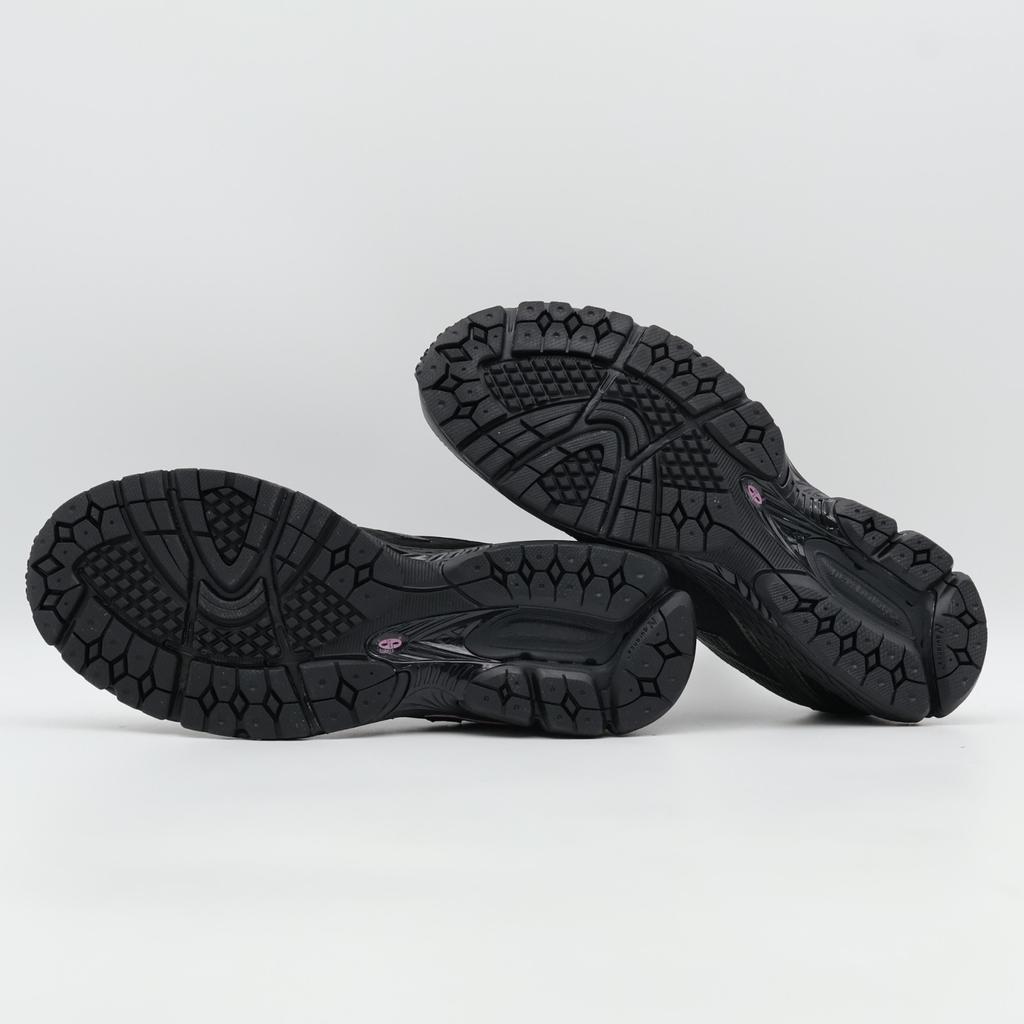 ML860PH2 New Balance 860V2 Black Black Metallic Pink Taffy (Men's)