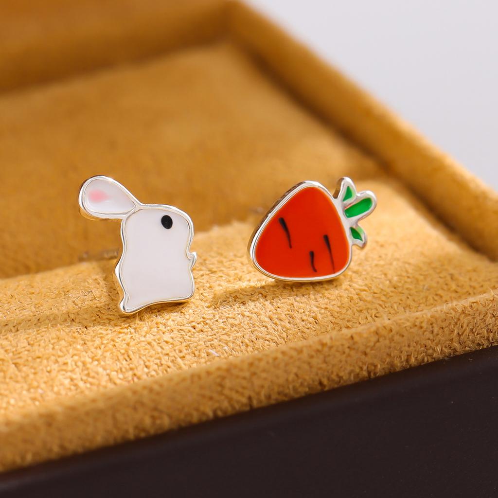 Fashiona Cute Rabbit Carrot 925 Silver Jewelry Personality Asymmetrical Sweet Earrings for Women E032