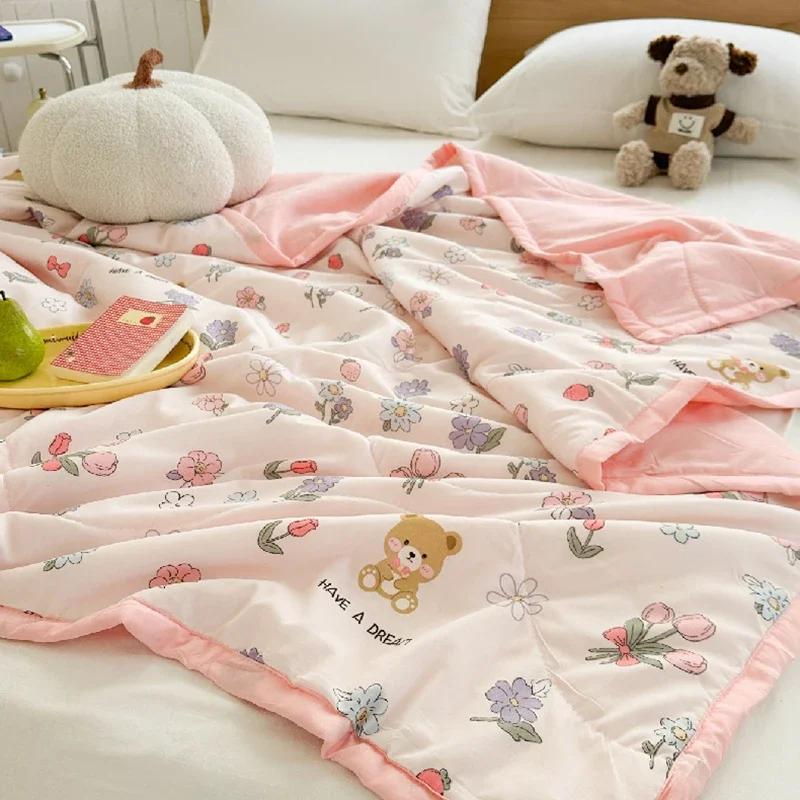 Cartoon Bear Printed Summer Quilt Lightweight Soft Cooling Blankets Machine Washable Single Double Size Thin Quilted Blanket