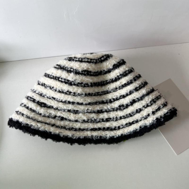 

Knitted bucket hat women s autumn and winter bucket hat plush striped versatile face small hat big head circumference M（56-58cm） белый