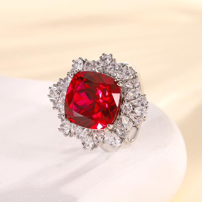 

Jewelry Simulation Red Corundum Fat Blue Spinel Pendant Set 14 * 14-12 * 12