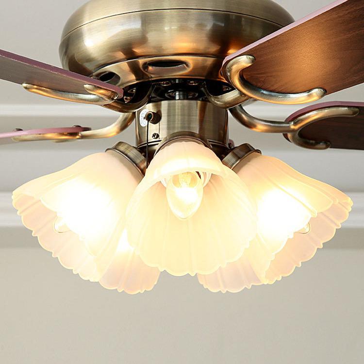 Retro American Chandelier Fan with LED Light for Living Room or Bedroom