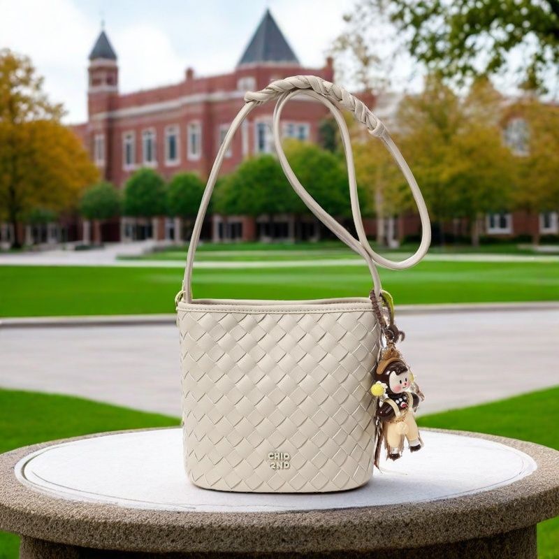 

South Style Chio2n Pearl Woolen Bucket Bag Women 2025 New Niche Handmade Woven Bag Shoulder Messenger Bag Beige White