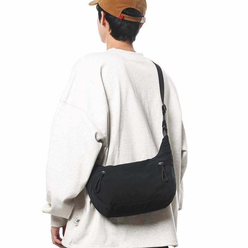Crossbody Bag Men's and Women's Niche Simple Moon Bag Multi-pocket Commuter Casual Versatile Nylon Shoulder Bag