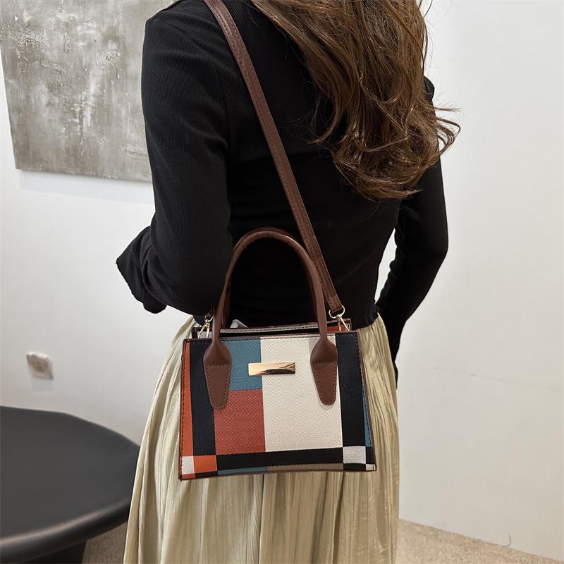 New Summer Simple Casual Handbag Simple Single-shoulder Crossbody Bag Fashionable Simple and Fashionable Small Square Bag
